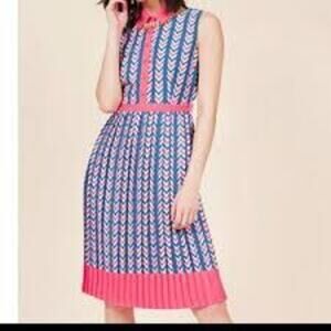 Modcloth size Medium Just my typist pink blue chevron sleeveless collared dress